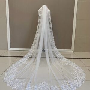Elegant White Cathedral 118” Lace Bridal Veil